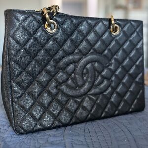 CHANEL Black Quilted Shoulder Bag with Gold Accents